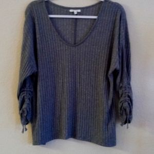 Medium size gray knit top
